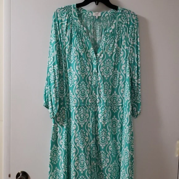 crown & ivy | Dresses | Crown Ivy Green White Dress | Poshmark